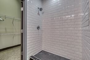 Luxury Downtown Dallas Stay by Amyfinehouse