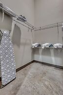 Luxury Downtown Dallas Stay by Amyfinehouse