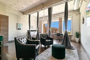 Luxury Downtown Dallas Stay by Amyfinehouse