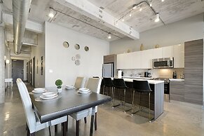 Luxury Downtown Dallas Stay by Amyfinehouse