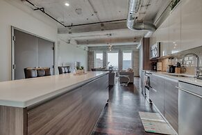 Luxury Downtown Dallas Stay by Amyfinehouse