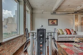 Luxury Downtown Dallas Stay by Amyfinehouse