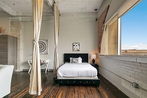 Luxury Downtown Dallas Stay by Amyfinehouse