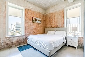 Luxury Downtown Dallas Stay by Amyfinehouse
