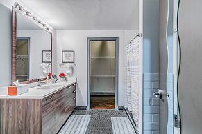 Luxury Downtown Dallas Stay by Amyfinehouse