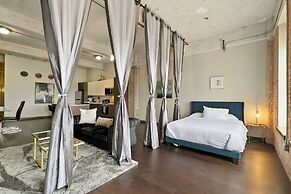 Luxury Downtown Dallas Stay by Amyfinehouse