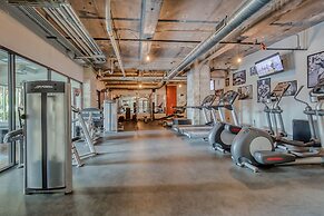 Luxury Downtown Dallas Stay by Amyfinehouse