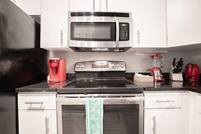 Modern Uptown Dallas Stay by Amyfinehouse