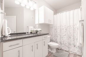 Modern Uptown Dallas Stay by Amyfinehouse