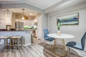 Modern Uptown Dallas Stay by Amyfinehouse