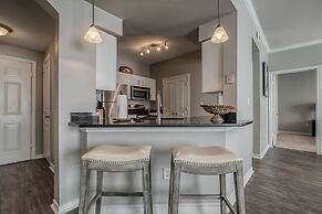 Modern Uptown Dallas Stay by Amyfinehouse