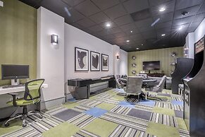 Modern Uptown Dallas Stay by Amyfinehouse