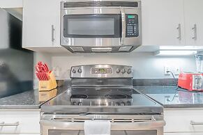 Modern Uptown Dallas Stay by Amyfinehouse