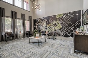 Modern Uptown Dallas Stay by Amyfinehouse