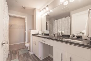 Modern Uptown Dallas Stay by Amyfinehouse