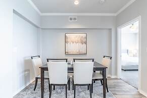 Modern Uptown Dallas Stay by Amyfinehouse