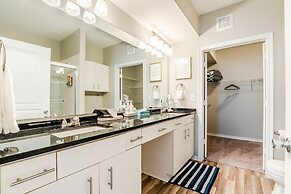 Modern Uptown Dallas Stay by Amyfinehouse