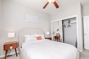 Modern Uptown Dallas Stay by Amyfinehouse