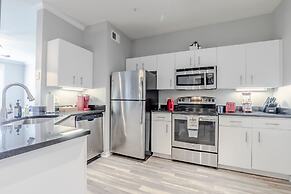 Modern Uptown Dallas Stay by Amyfinehouse