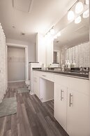 Modern Uptown Dallas Stay by Amyfinehouse