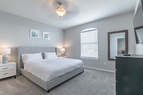 Modern Uptown Dallas Stay by Amyfinehouse