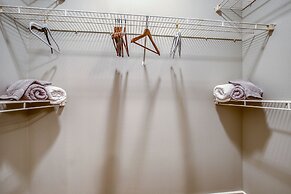 Modern Uptown Dallas Stay by Amyfinehouse