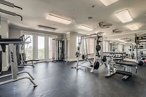 Modern Uptown Dallas Stay by Amyfinehouse