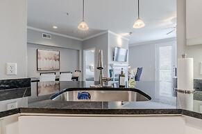 Modern Uptown Dallas Stay by Amyfinehouse