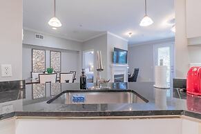 Modern Uptown Dallas Stay by Amyfinehouse