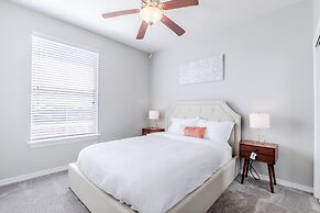 Modern Uptown Dallas Stay by Amyfinehouse
