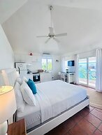 Coralito Bay Suites & Villas