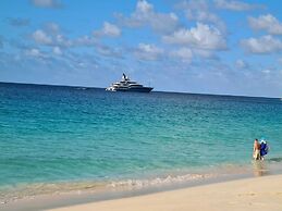 Coralito Bay Suites & Villas