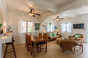 Coralito Bay Suites & Villas