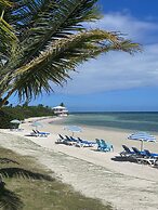 Coralito Bay Suites & Villas