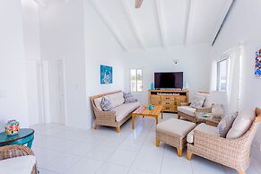 Coralito Bay Suites & Villas