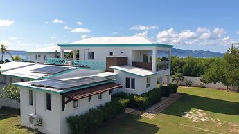 Coralito Bay Suites & Villas