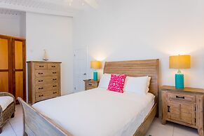 Coralito Bay Suites & Villas