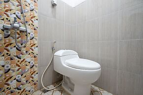 Super OYO 2285 Art Guest House Syariah