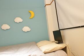 Local Nishijin Apartment