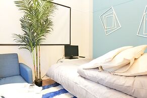 Local Nishijin Apartment