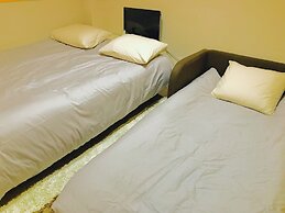 Local Nishijin Apartment