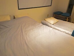 Local Nishijin Apartment