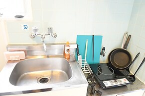 Local Nishijin Apartment