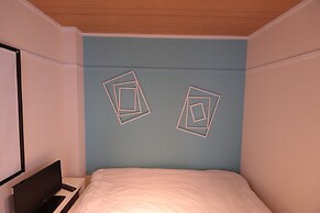 Local Nishijin Apartment