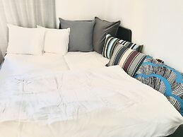 Local Hakata Apartment