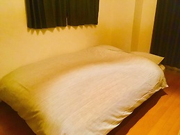 Local Nakasu Apartment