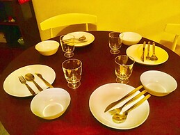 Local Nakasu Apartment