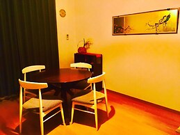 Local Nakasu Apartment