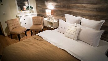 Feeling Home Apartments