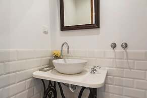 Sunny Studio in City Center